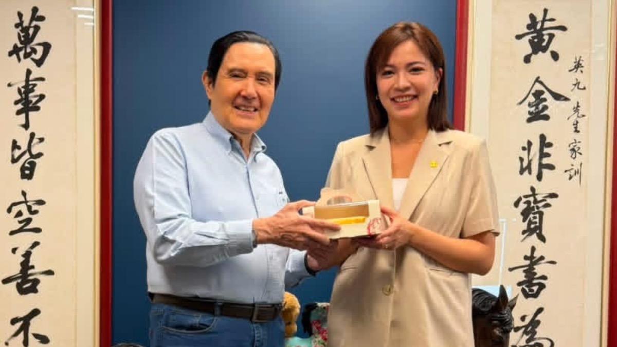馬英九甩三中案陰霾喜迎生日 鍾沛君笑:還能評價泳池優劣