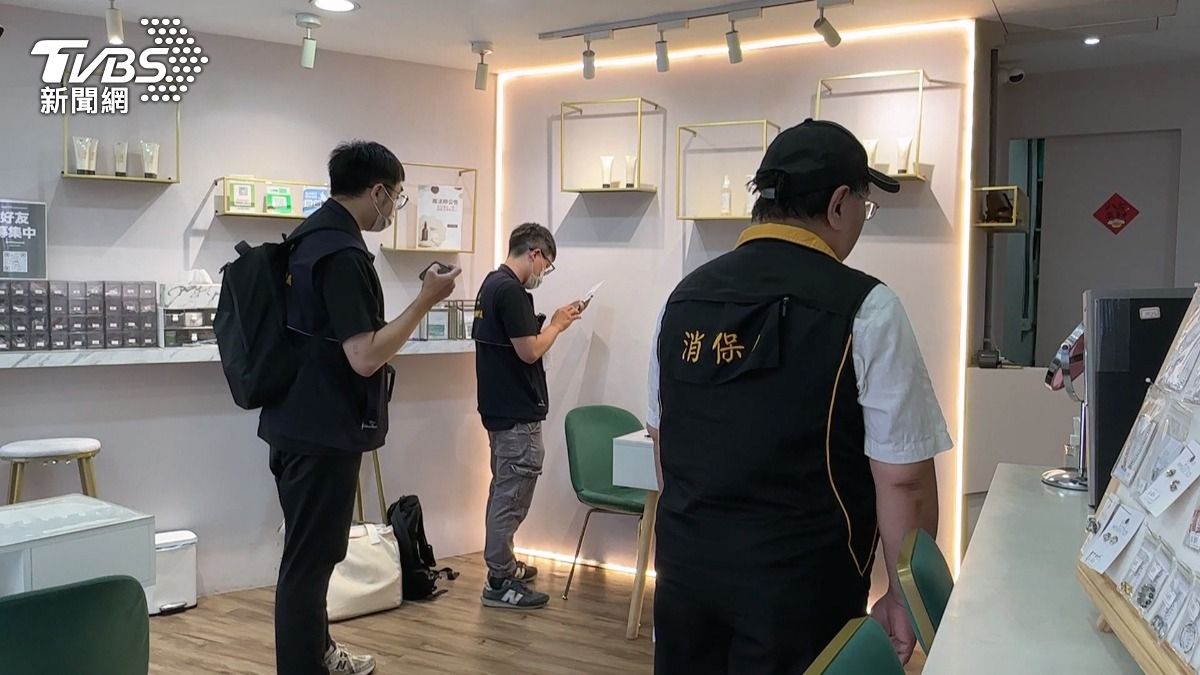 專挑學生？控一中商圈「內洽魔法師」強迫推銷　暑假已逾5起投訴。(圖／TVBS)