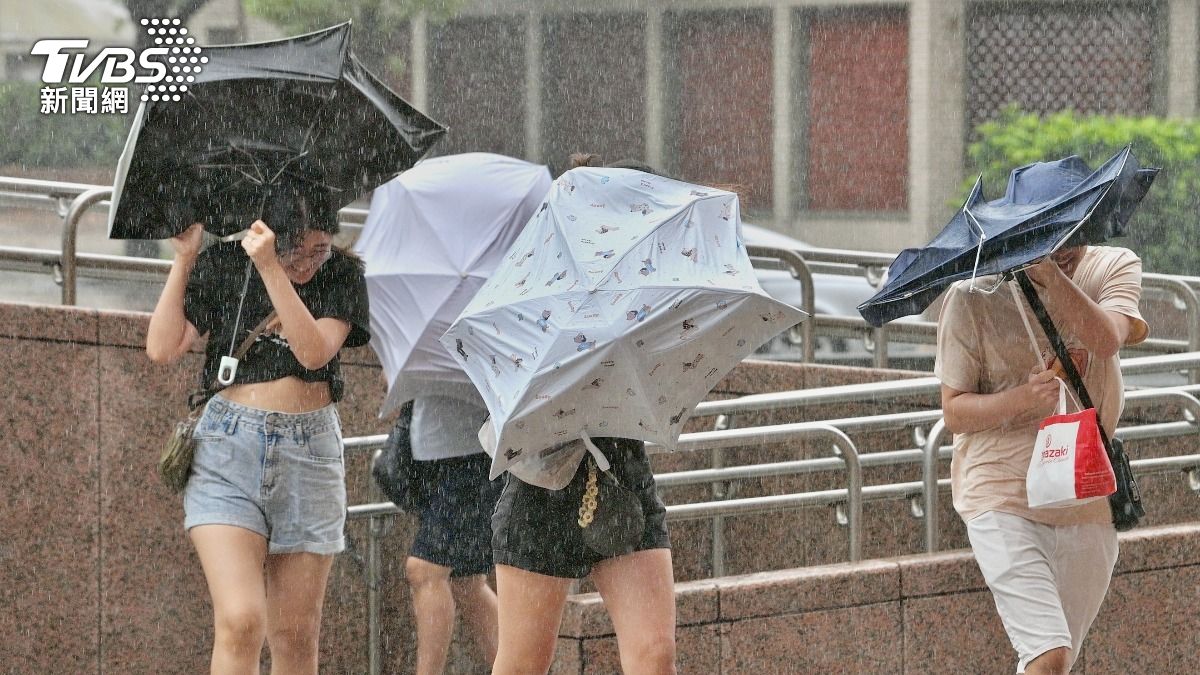 天氣／大雷雨夜襲！8縣市又發「豪雨特報」　恐一路轟到明晨