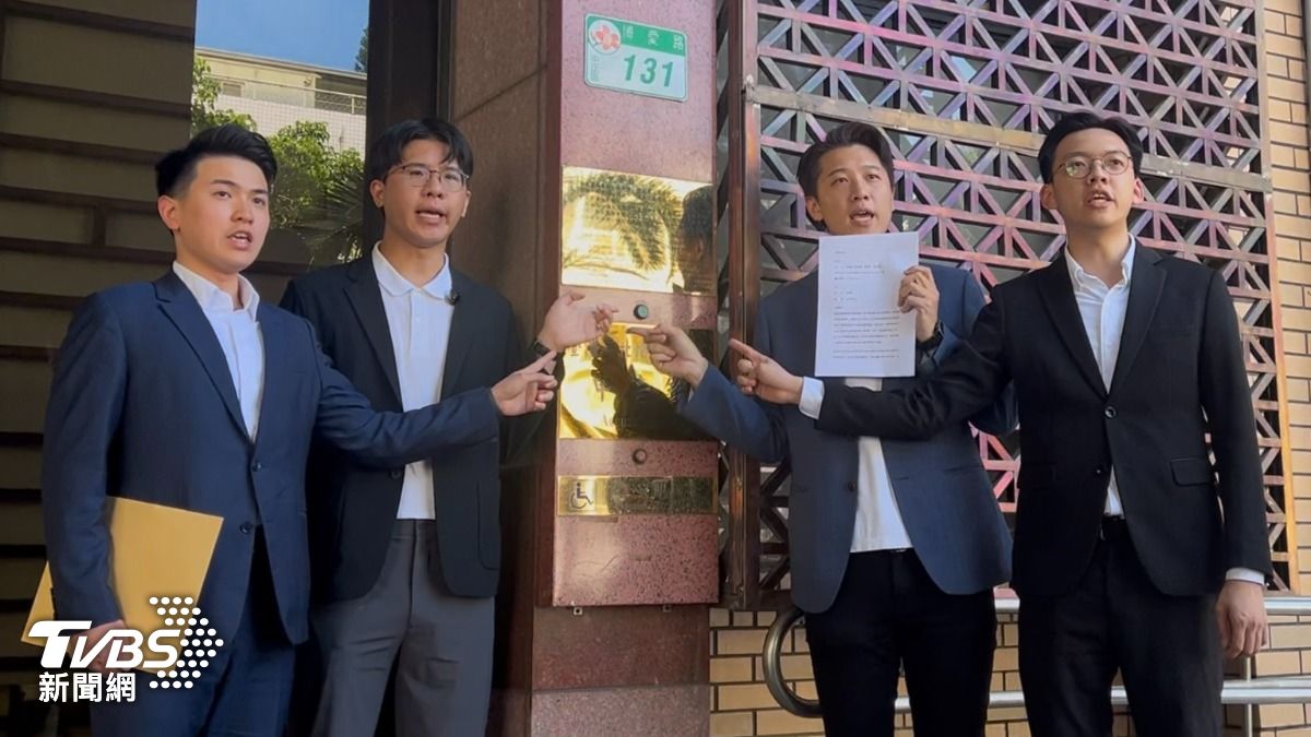 圖左至右依序為國民黨前副發言人張文瑜、桃園市議員參選人彭康傑、新北市議員參選人鄧凱勛、國民黨前發言人康晉瑜。(圖/潘千詩攝)