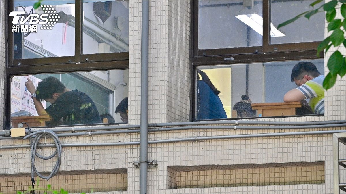 分科測驗／又爆違規！　考生攜帶「智慧手錶、藍牙耳機」