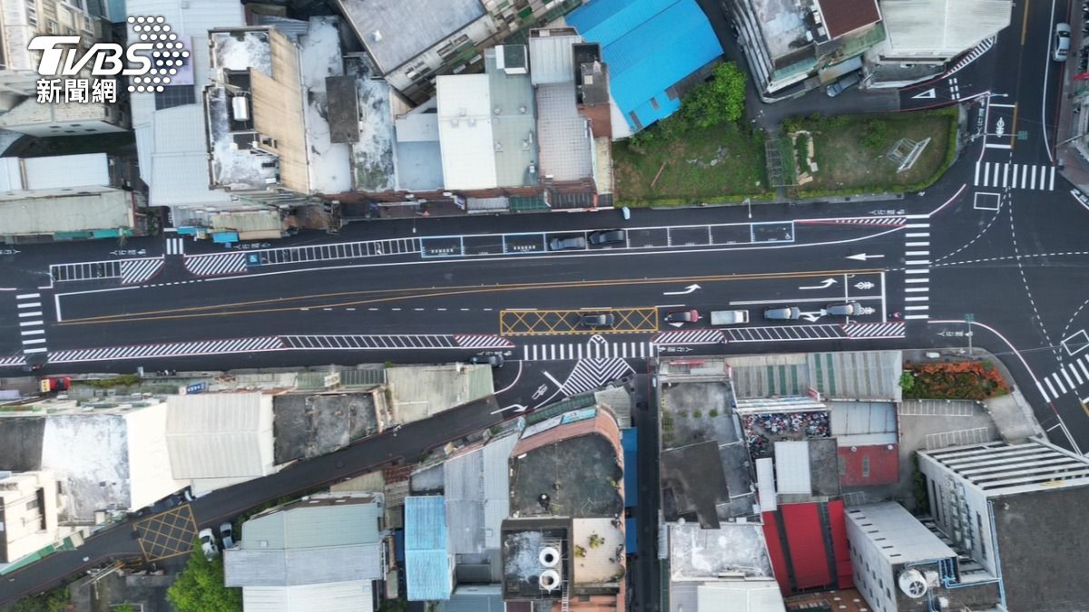 羅東南門路往純精路方向這一段,由雙線道變單線道。(圖/TVBS)