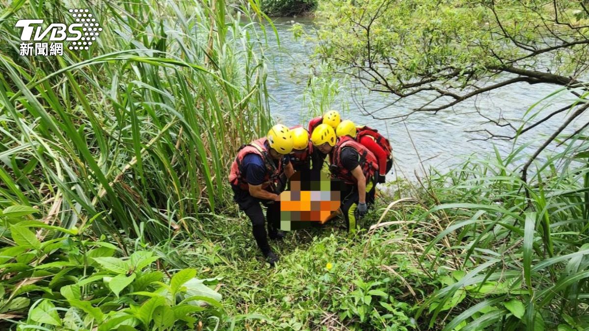 基隆親屬突接河岸風景照! 女子竟成橋下漂流屍