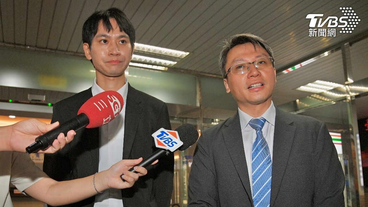 Andy與律師開庭完受訪時再次強調,錄音檔確實是斷章取義。(圖/胡瑞麒攝)