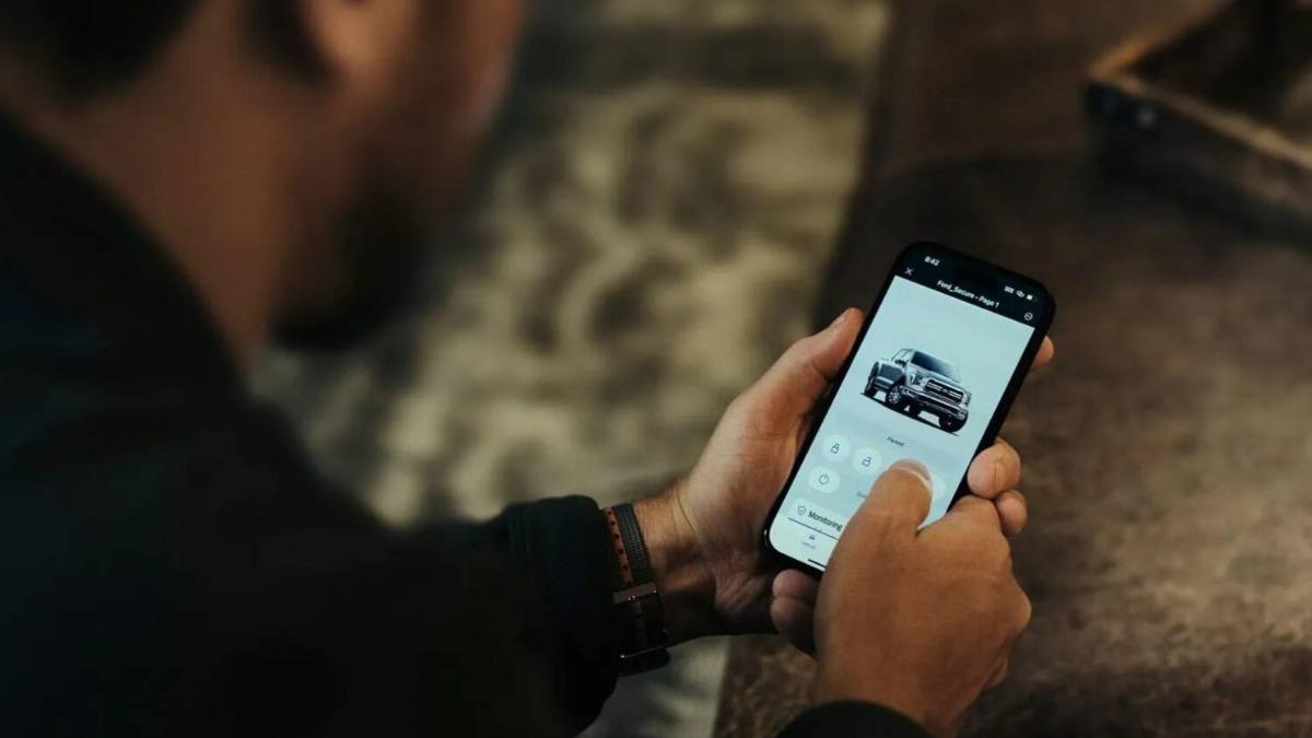 若車主確認不是自己操作,便能立即透過App啟用Start Inhibit功能。(圖/Ford)