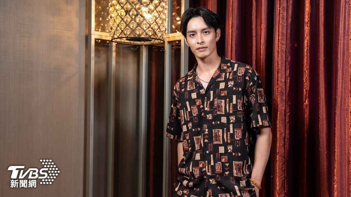 曹佑寧藉殺青向導演何潤東告白喊「我愛你」。（圖／TVBS）