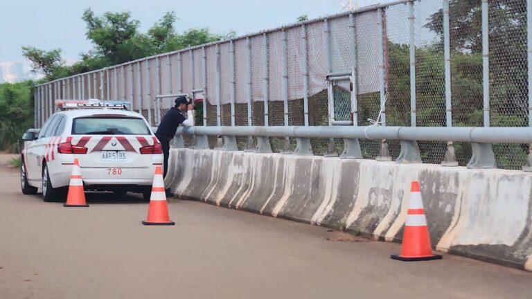 提案首先質疑,現行制度將違規責任從駕駛人延伸至特定車輛,可能產生「一人違規、全家受影響」的效果。(圖/翻攝自臉書)