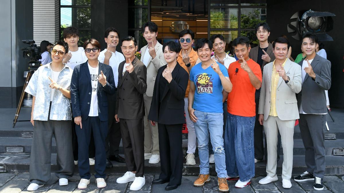 《針線緣》舉行開鏡典禮,男演員群一同合照。(圖/三立提供)