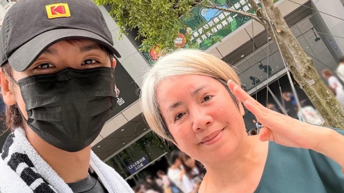 五月天演出取消無緣登大巨蛋!鼓鼓帶失智媽逛街藏洋蔥