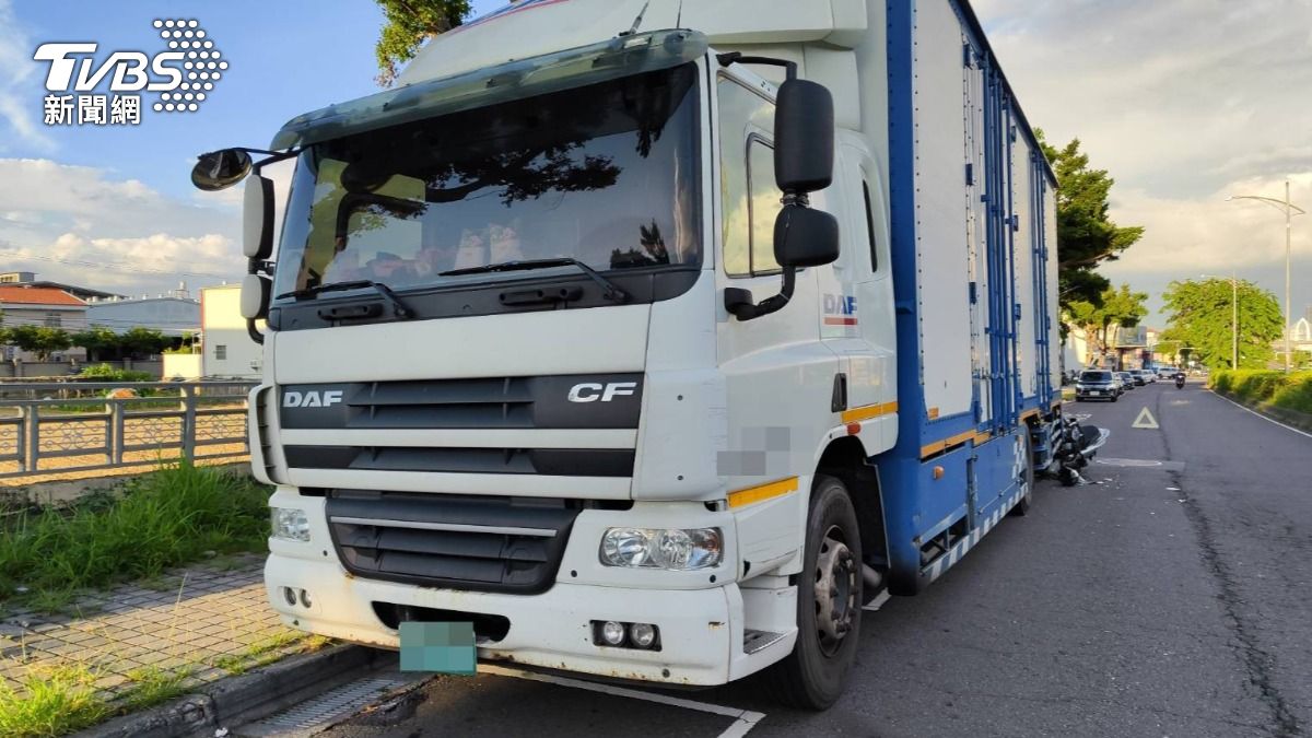 聯結車駕駛被依過失致死罪移送。(圖/TVBS)