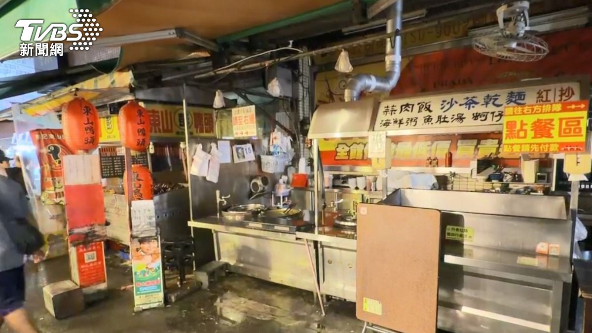豐原廟東夜市爆衝突!蒜肉麵vs.東山鴨頭 翻桌砸店嚇壞遊客