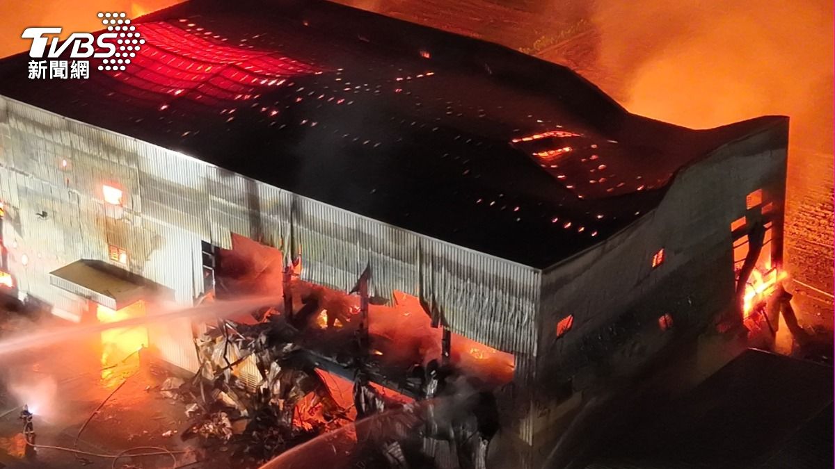 彰化知名家具廠陷火海!搶救10hrs 2移工嗆傷