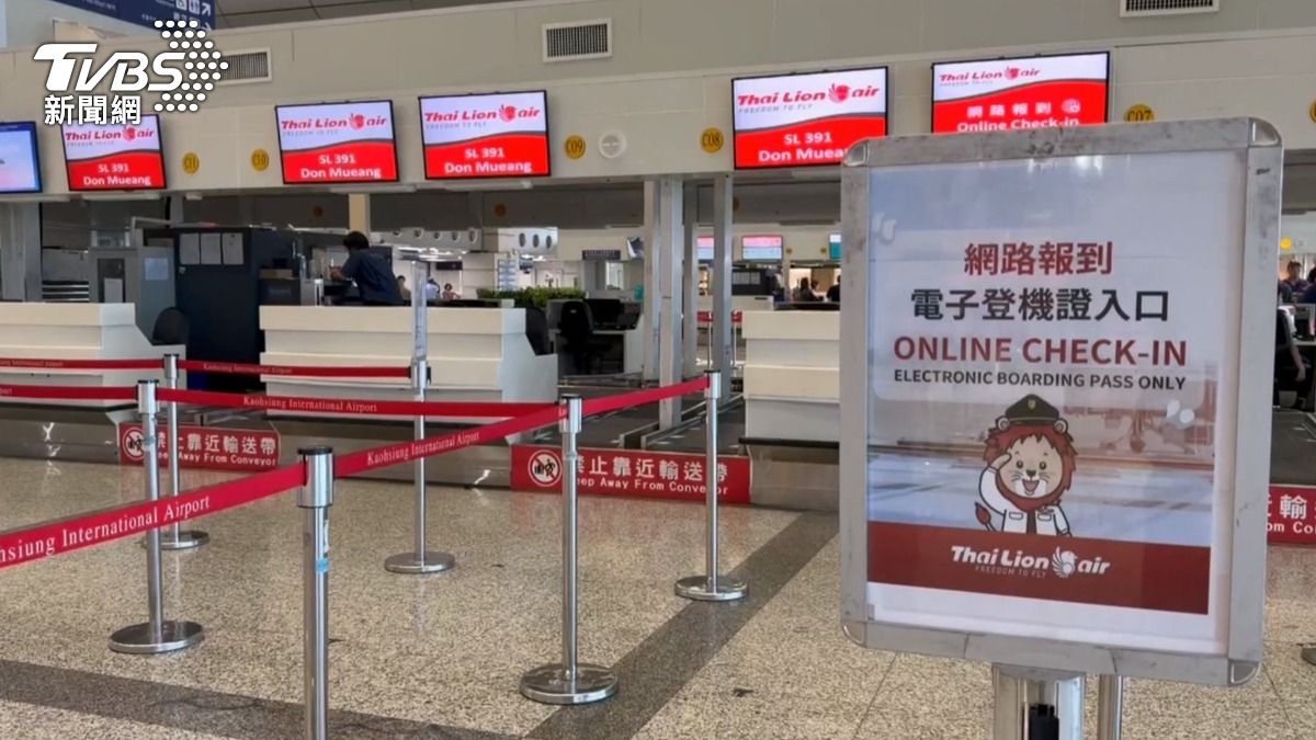 抵達日本後完全沒有泰獅航空的服務櫃位,只能與機場人員接洽,卻遲遲沒有回音,等了許久才收到一封道歉信。(圖/TVBS)