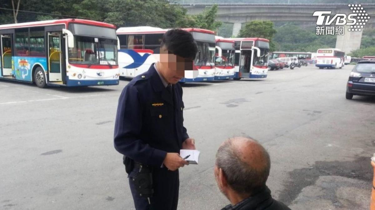 快訊／北市帥警斜槓男公關…詐女客百萬還洩個資　2大過免職