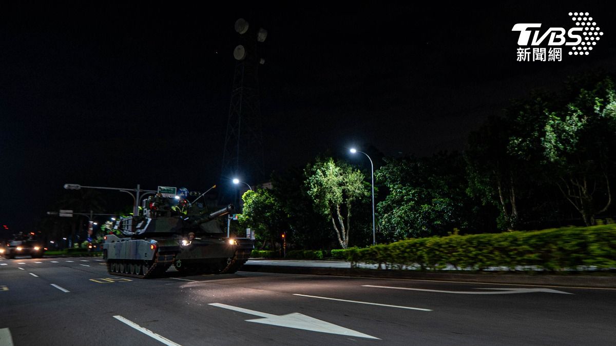 269旅本月初才剛成軍M1A2T戰車連,隨即就投入聯合防禦操演,展現陸軍裝甲部隊強大戰力。(圖/六軍團提供)