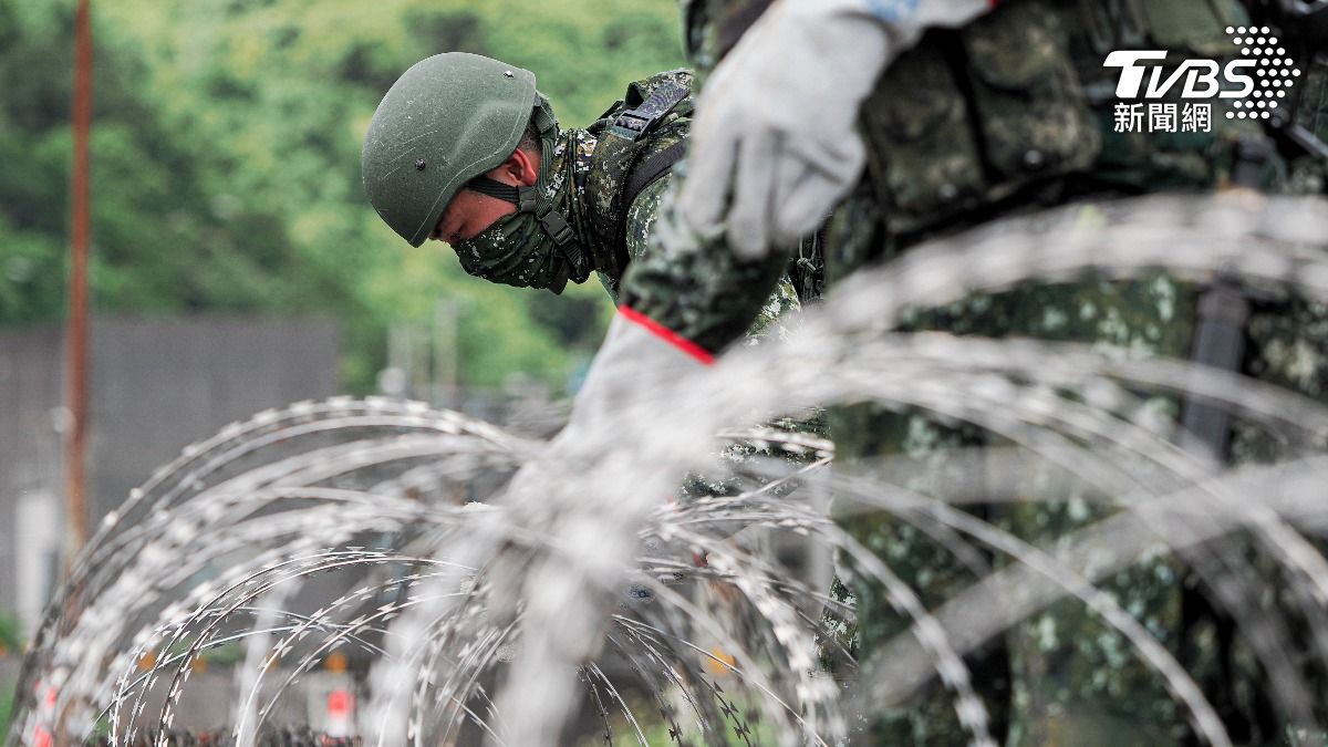 53工兵群重要道路阻絕設置任務,驗證軍民整合作業效能。(圖/六軍團提供)