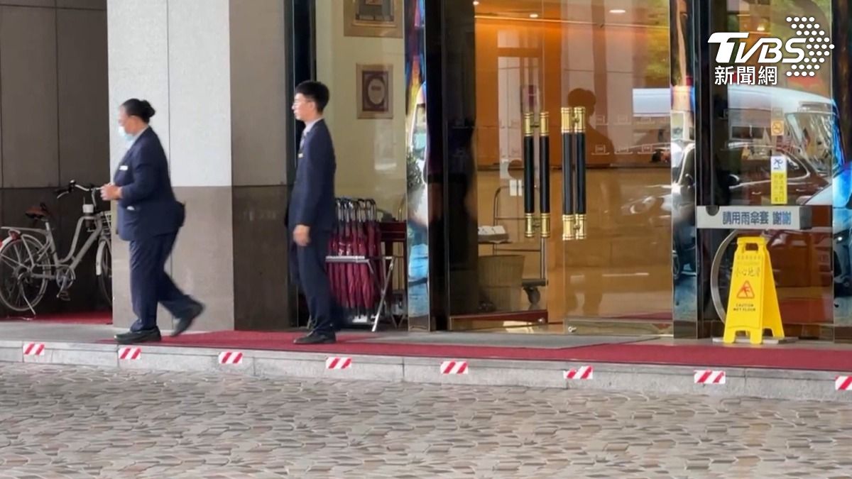 飯店證實房內確實發現床蝨,已針對客房及周邊區域全面清消。(圖/TVBS)