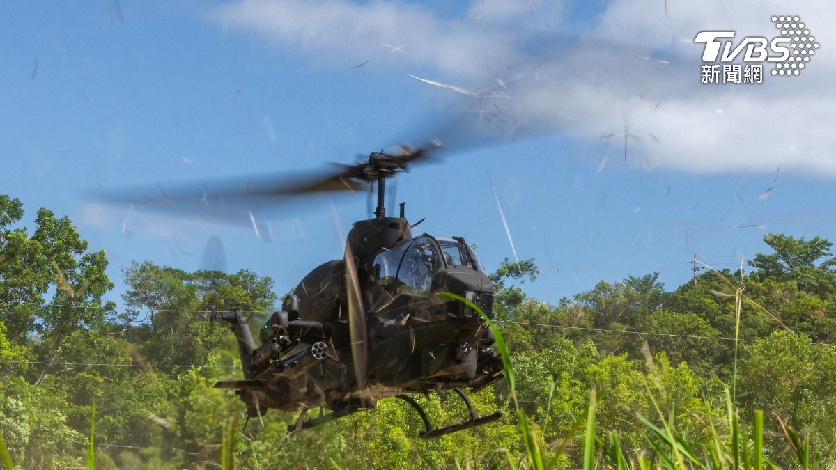 AH-1W「眼鏡蛇」攻擊直升機出動!聯合防禦操演秀超兇戰力