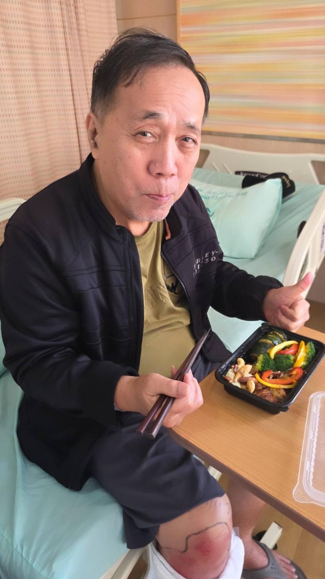 陳仙梅幫爸爸準備便當。(圖/翻攝自陳仙梅臉書)
