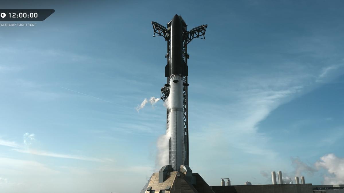 SpaceX原定16日進行星艦測試飛行，在助推器開始點火時突然喊停。（圖／翻攝x＠SpaceX）