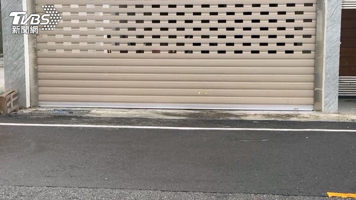 台南這起托育案持續延燒，涉案的李姓保母遭查出沒有保母證照，還涉嫌違法收托三等親以外幼兒。（圖／TVBS）