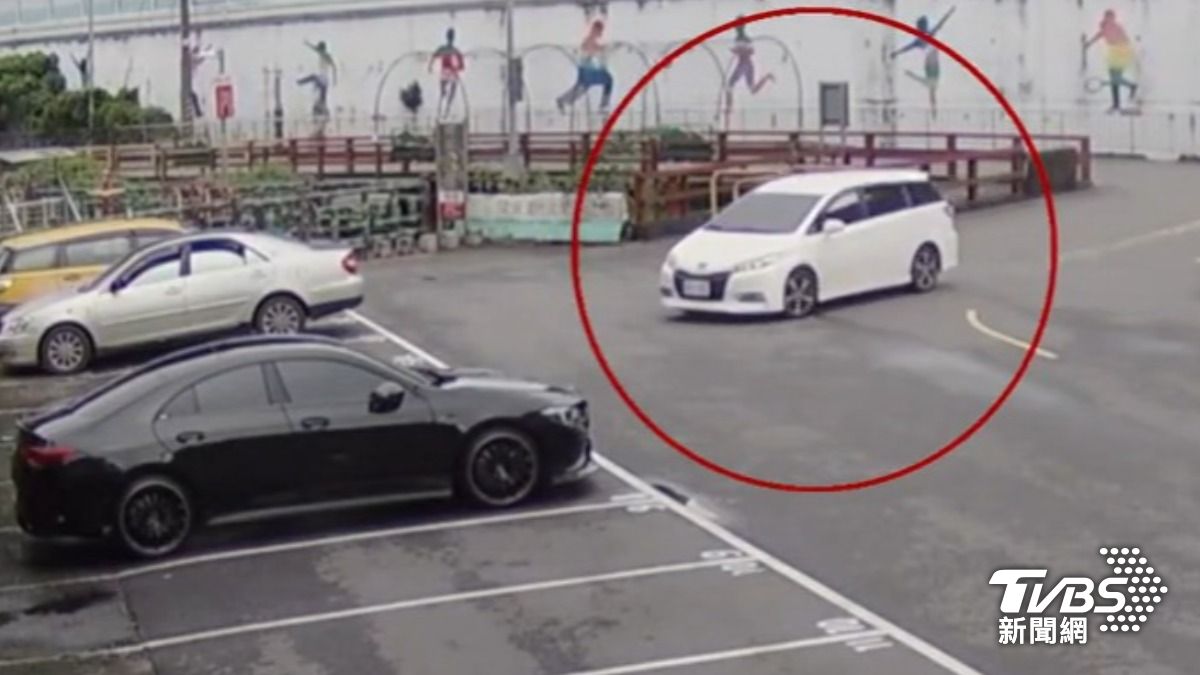 收水手涉勾結車行製斷點,警逮19人破億元詐騙案。(圖/TVBS)