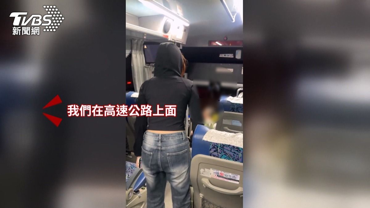 國道客運遇醉漢鬧事！駕駛氣炸喊「撞牆算你的」。(圖／民眾提供)