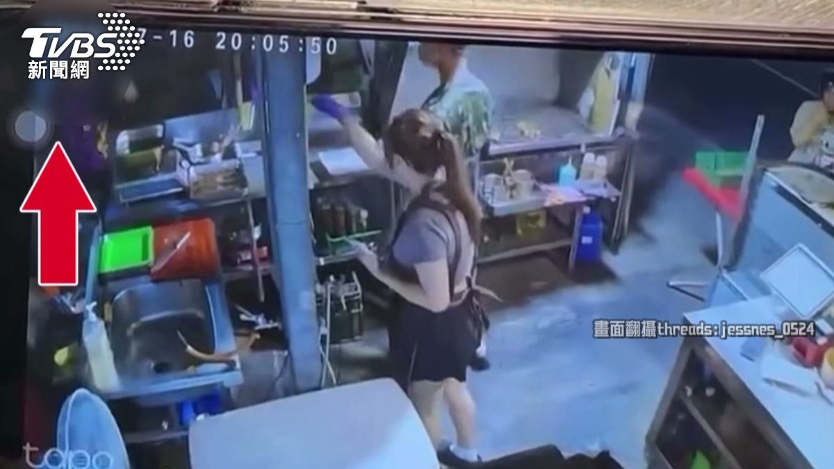 7旬翁三度酒後鬧事！闖燒烤攤嗆聲　揚言「報警就讓你做不下去」。(圖／民眾提供)