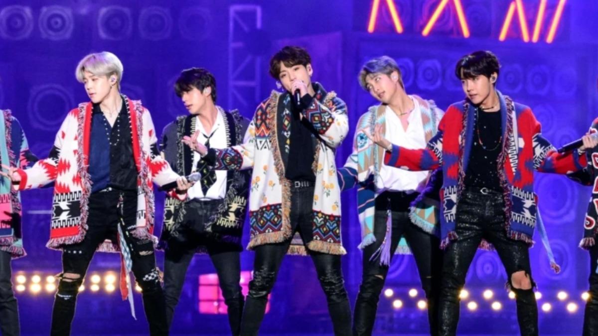 重溫2018精彩內容,BTS黃金成長期一次回顧。(圖/SBS提供)