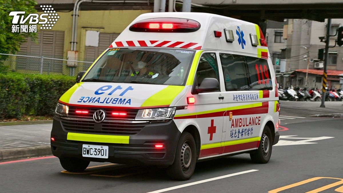 台中柳川驚見民眾溺水!暴雨阻警消搜救 溺者救起已明顯死亡