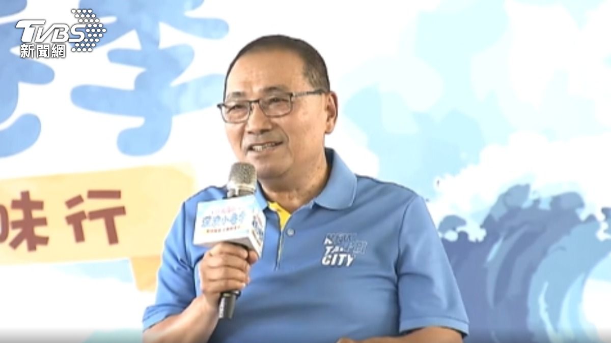 新北深澳小卷登場! 侯友宜試吃讚:新鮮Q甜。(圖/TVBS)
