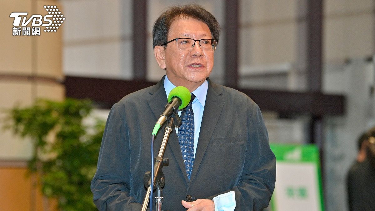 總統府秘書長潘孟安19日出席民進黨全代會並受訪。（圖／TVBS）