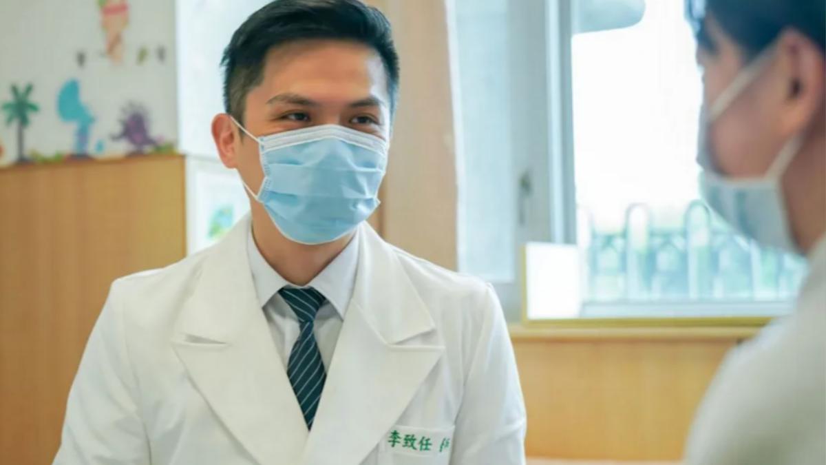 9歲童腹痛一年!竟揪「15公分罕癌」 醫籲家長:洗澡多摸肚子