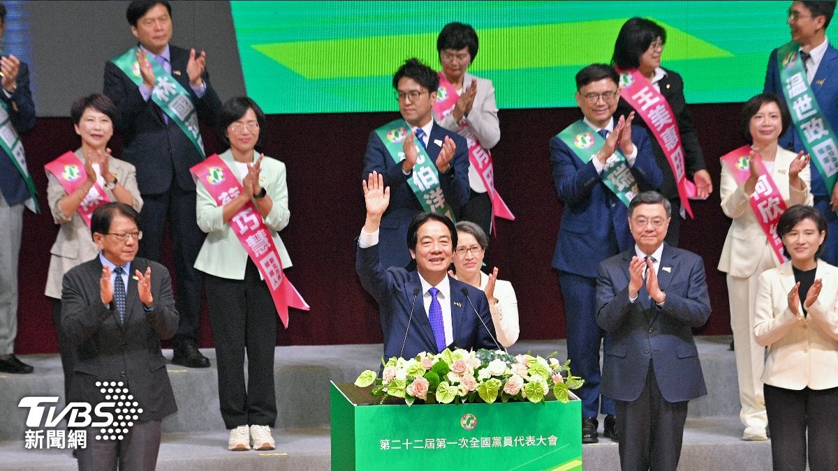 總統賴清德19日於全代會與黨內縣市長參選人、行政團隊同框。(圖/胡瑞麒攝)