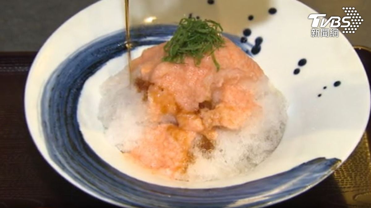 熊本縣飆破39度,當地甜店業者推出「烏龍麵剉冰」消暑。(圖/日本TBS)