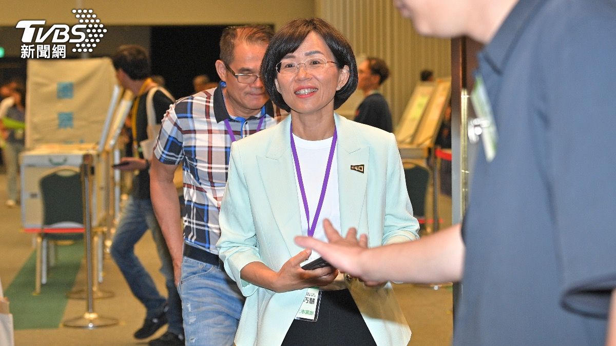 民進黨新北市長參選人蘇巧慧投票。(圖/胡瑞麒攝)