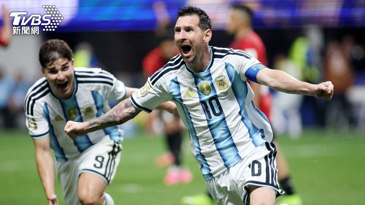 阿根廷傳奇球王萊納爾・梅西（Lionel Messi），在8強對陣瑞士時，以生涯累計10次世界盃助攻，正式超越傳奇前輩馬拉度納，加冕為世界盃歷史助攻王。（圖／達志影像路透社）