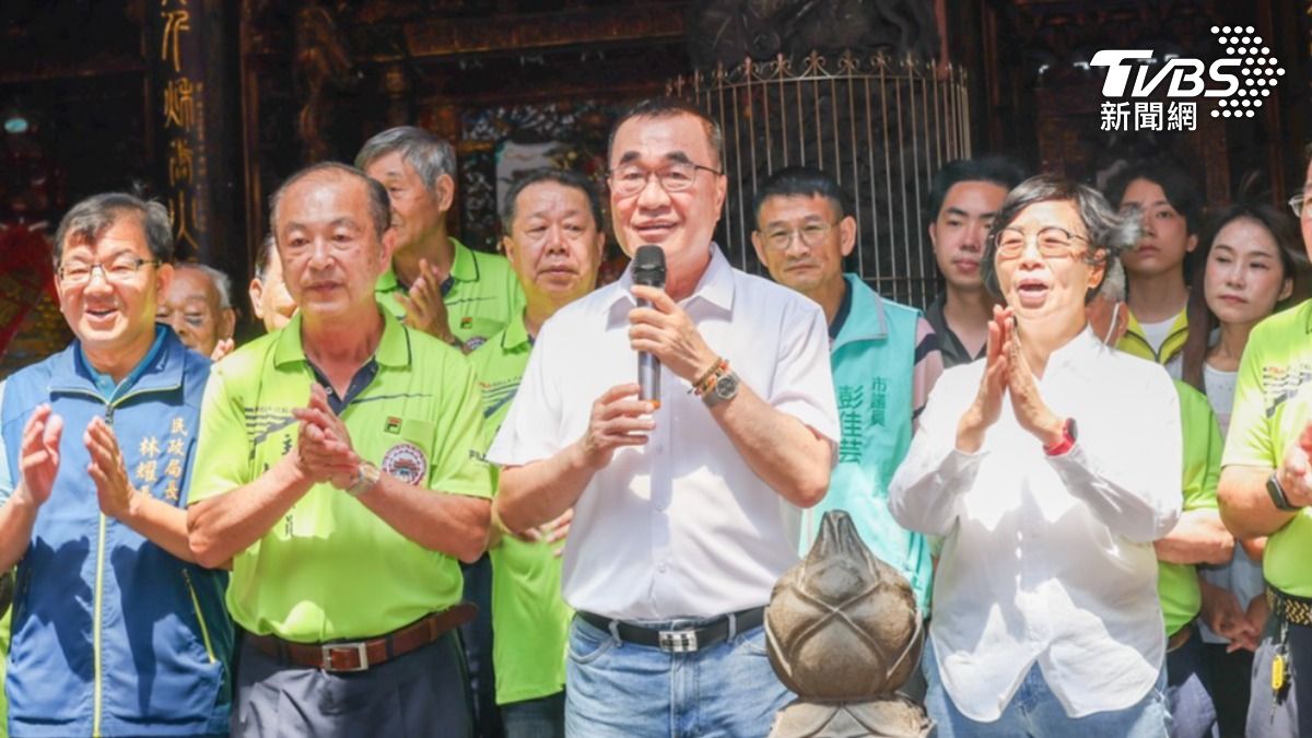 潘孟安甩開記者麥克風　李四川喊別發脾氣：屏東人修養很好