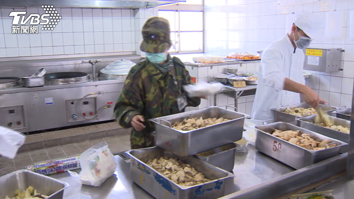 陸軍第六軍團發言人簡熒宏澄清，事發後已調整食材並將檢體送交化驗。(圖／TVBS資料畫面 非當事畫面)
