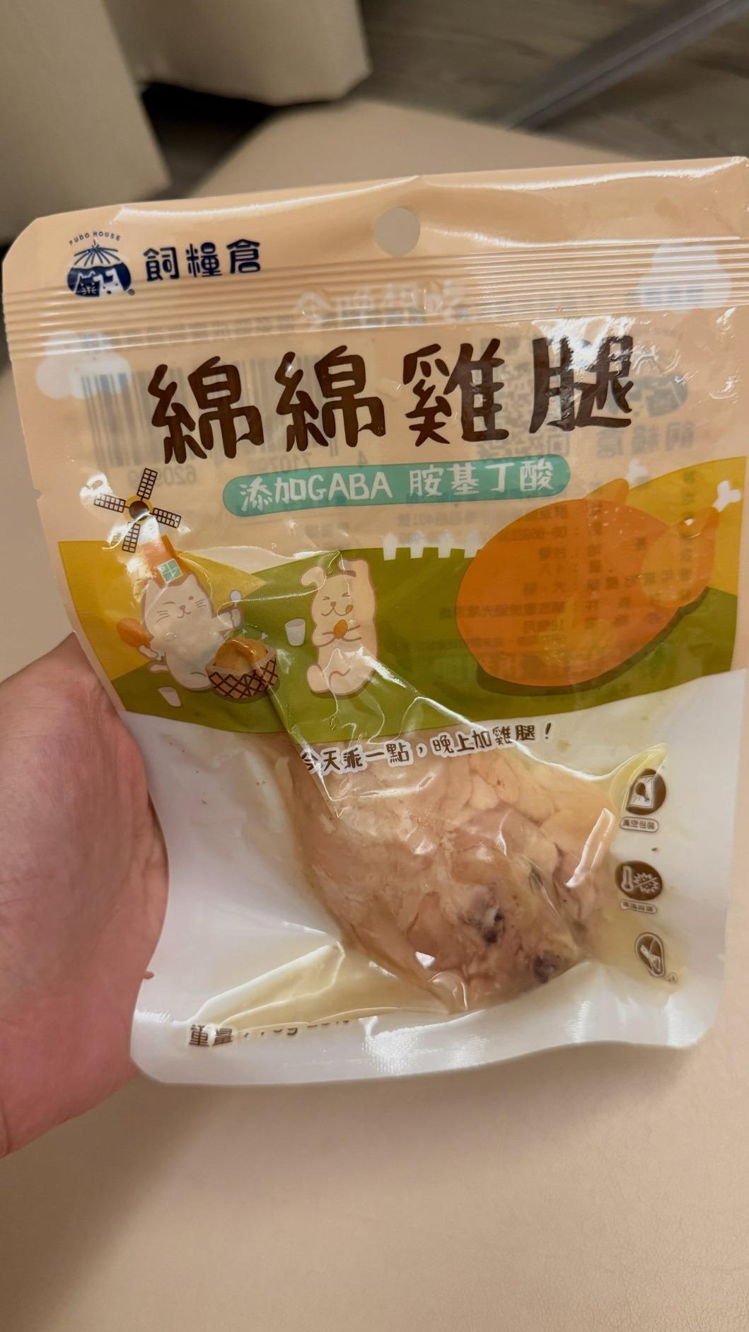 趙小僑在外送平台點雞腿,誤點寵物食品。(圖/翻攝自趙小僑臉書)