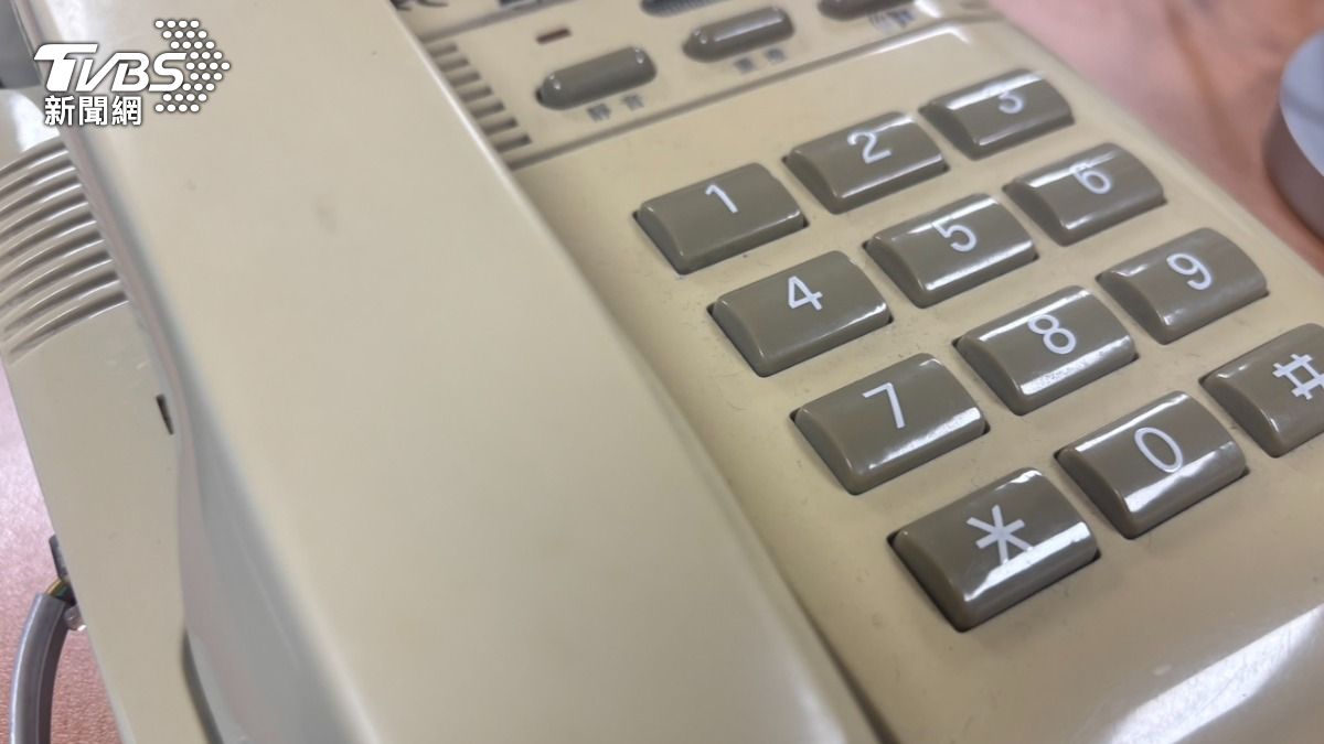 Z世代電話過敏。(圖/TVBS)