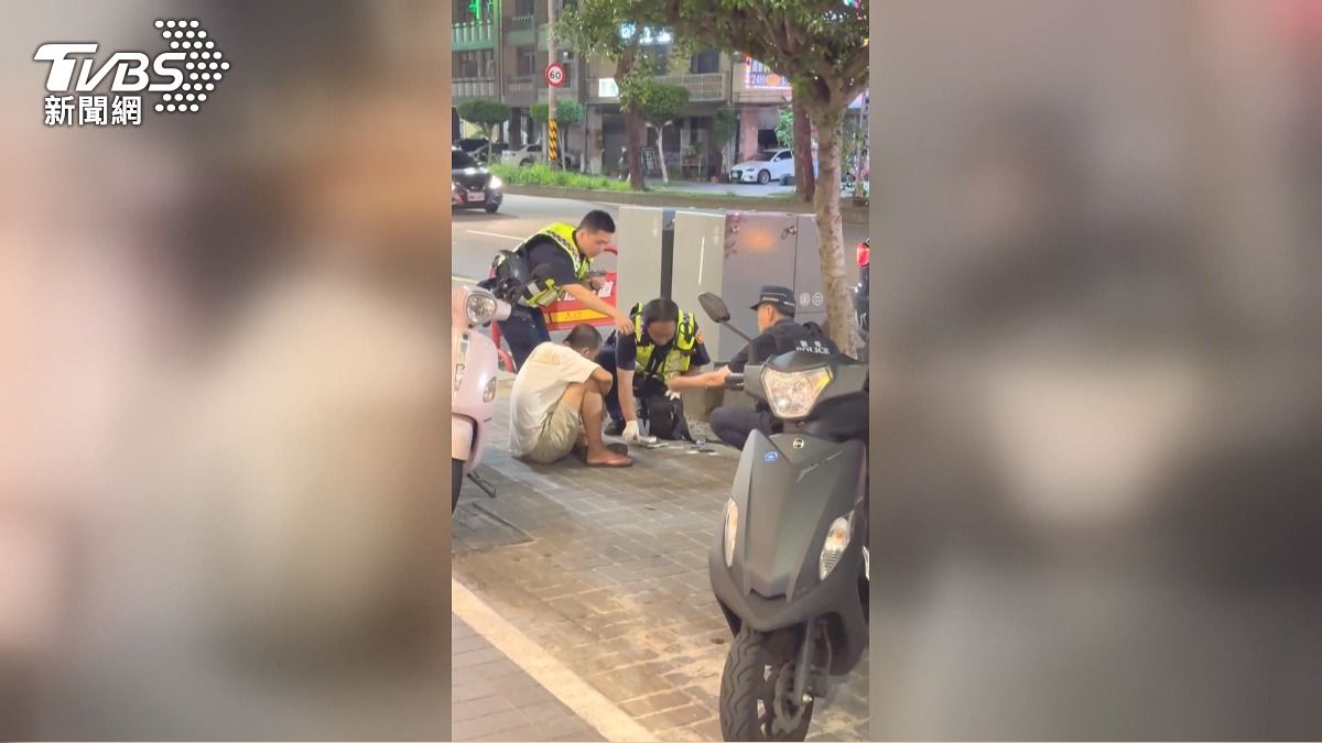 台中豐原街頭驚見「喪屍男」!手腳狂抖步伐詭異 驗出吸食依托咪酯 。(圖/TVBS)