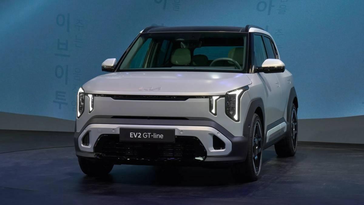Kia今年在2026布魯塞爾車展正式發表品牌最新入門純電休旅EV2,率先推出Standard Range標準續航版本後,如今再進一步擴大產品陣容。(圖/Kia提供)