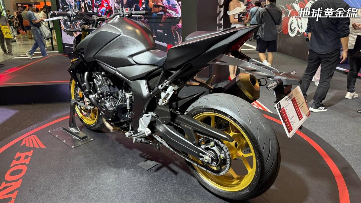 Honda Taiwan近日針對2025年式CB1000 Hornet SP發布兩項安全召回改正活動,分別涉及燃油供應系統與引擎內部零件瑕疵。(圖/地球黃金線)