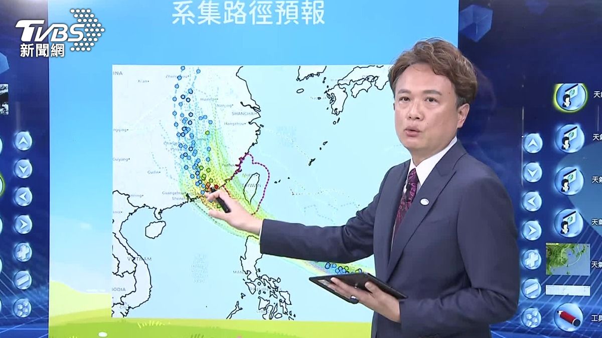 準紅霞未來路徑預估會朝巴士海峽以及呂宋島中間通過。(圖/TVBS)