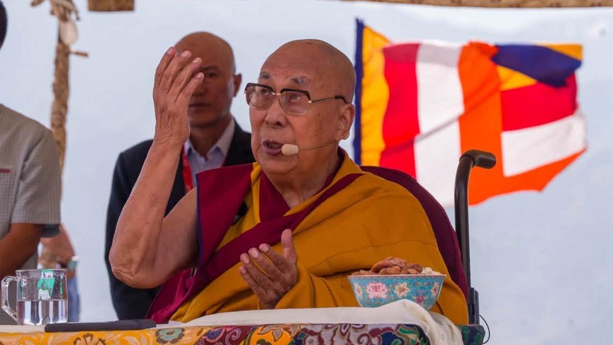 91歲的達賴喇嘛曾公開分享自己1顆真牙都沒掉。（圖／翻攝自達賴喇嘛臉書）