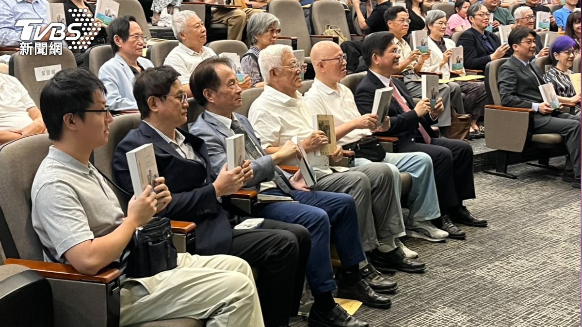 提拔李登輝有私心?許信良爆:蔣經國本想傳位蔣孝武
