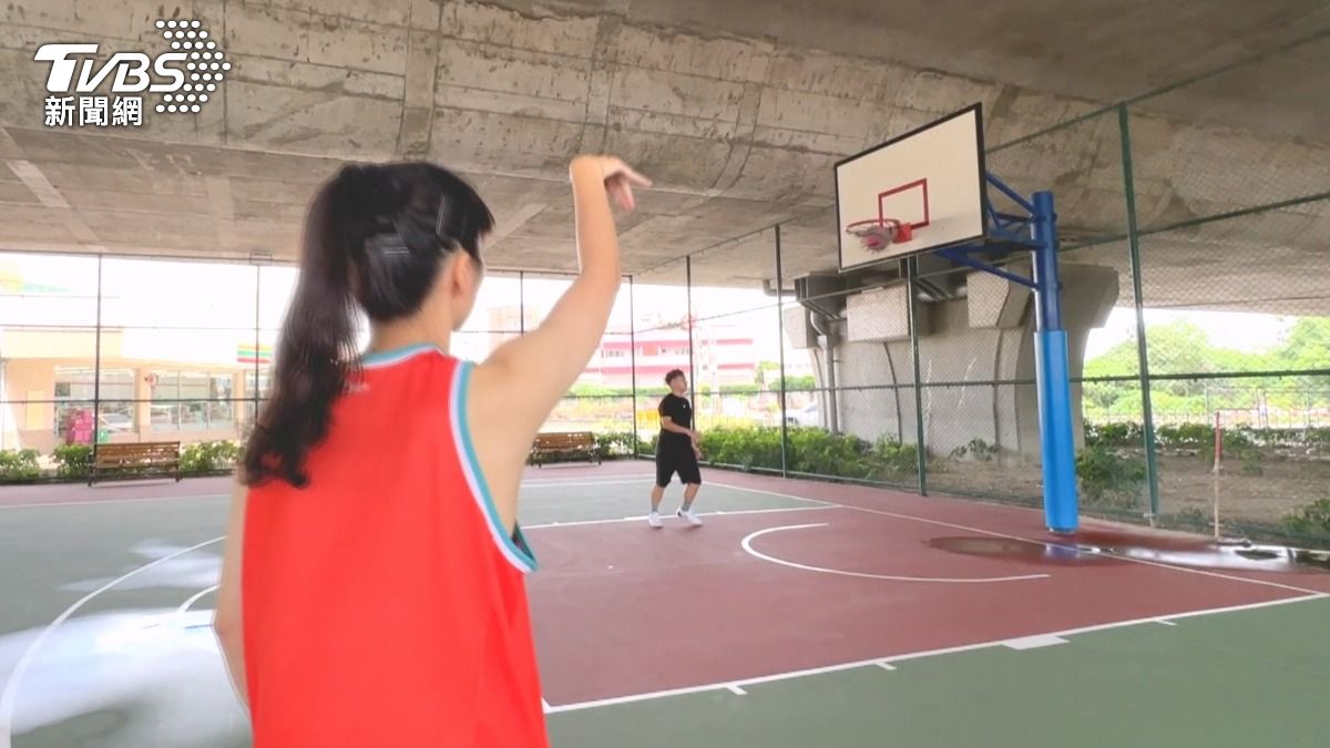 影音/「灌籃高手」現實版!女徵球僮助攻 時薪500元吸逾300人面試