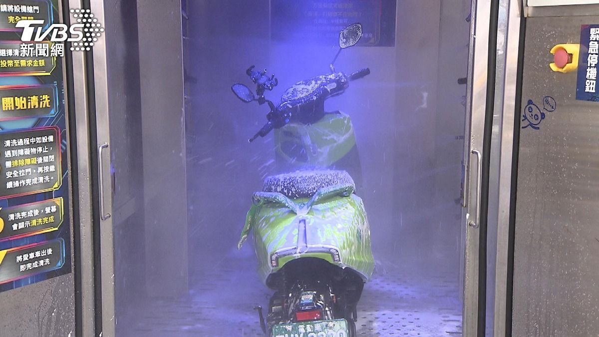 AI助攻無人洗車店，分析消費數據。（圖／TVBS） 