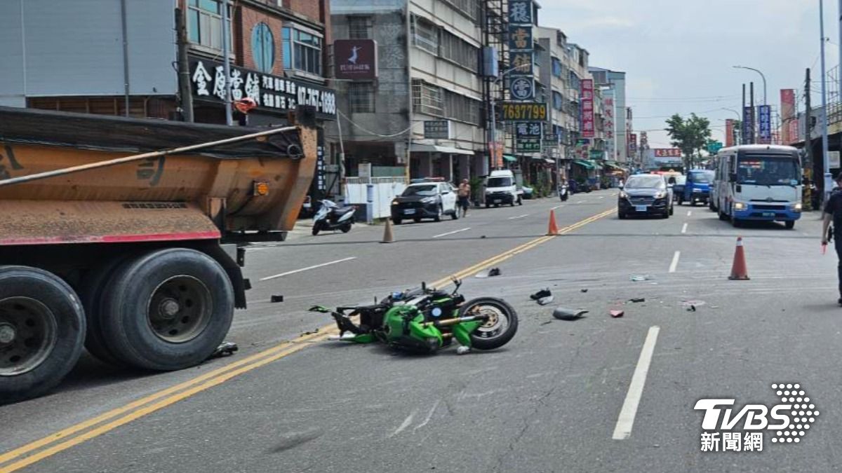 快訊／高雄砂石車酒駕還違規左轉　重機「攔腰猛撞」騎士喪命